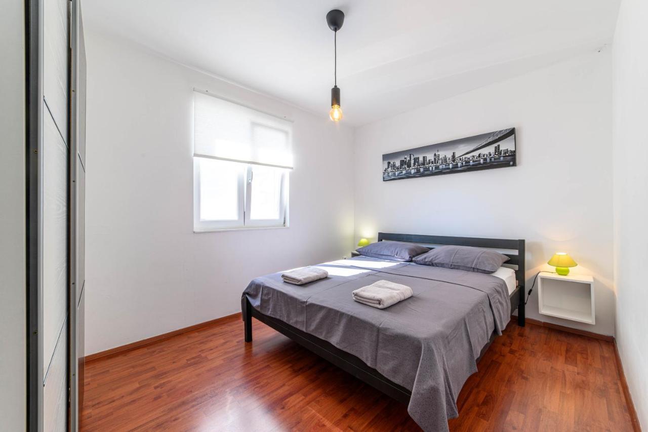 Apartment Seaside Zaboric Luaran gambar