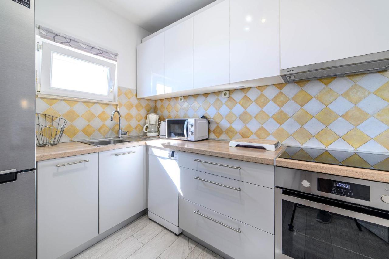 Apartment Seaside Zaboric Luaran gambar