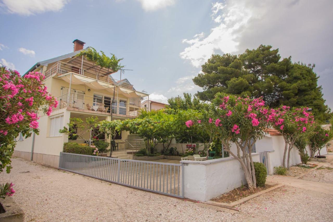 Apartment Seaside Zaboric Luaran gambar