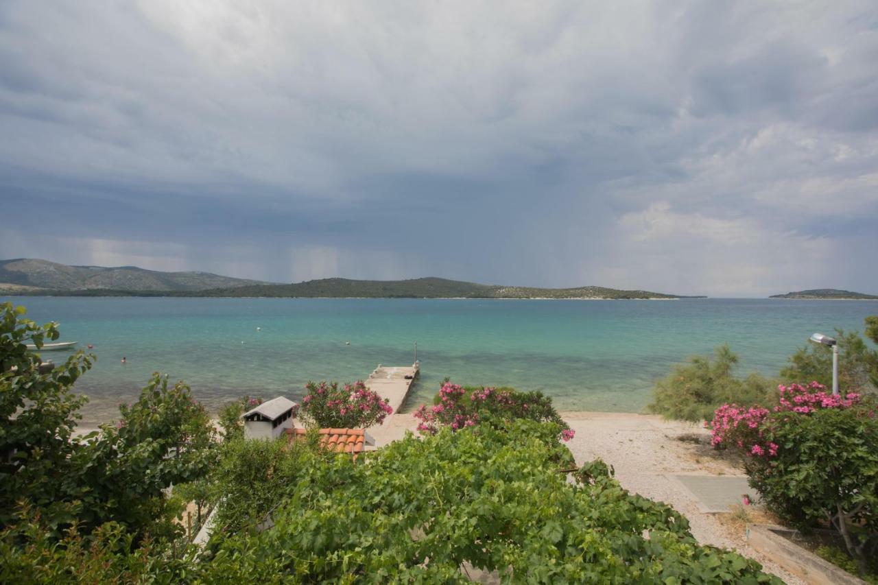 Apartment Seaside Zaboric Luaran gambar