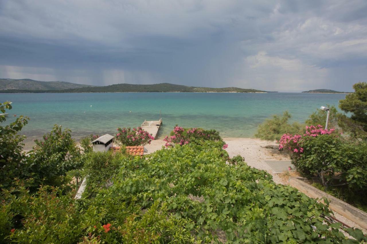 Apartment Seaside Zaboric Luaran gambar